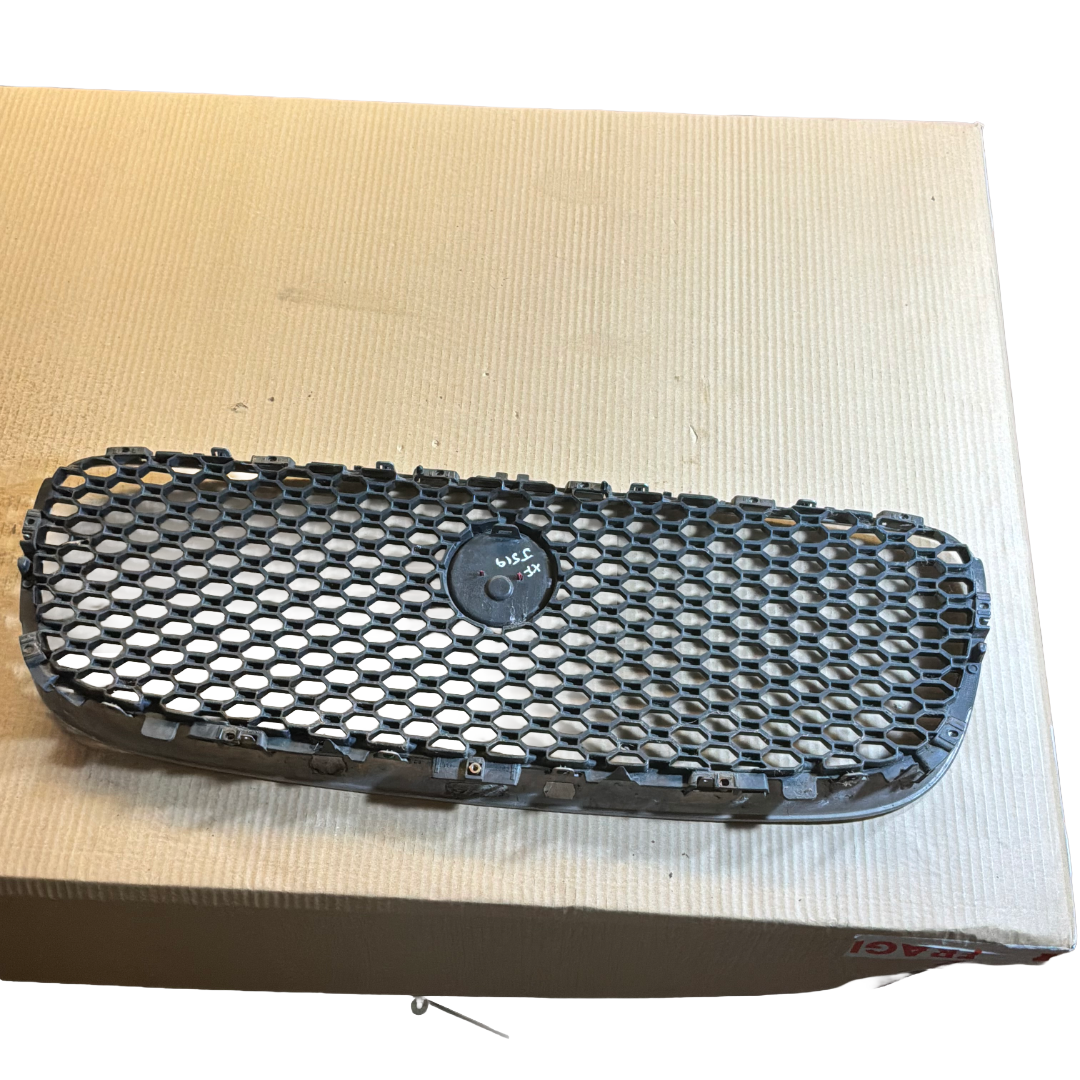 JAGUAR X260 CHROME & GLOSS BLACK RADIATOR GRILLE (GX6M018K28C)