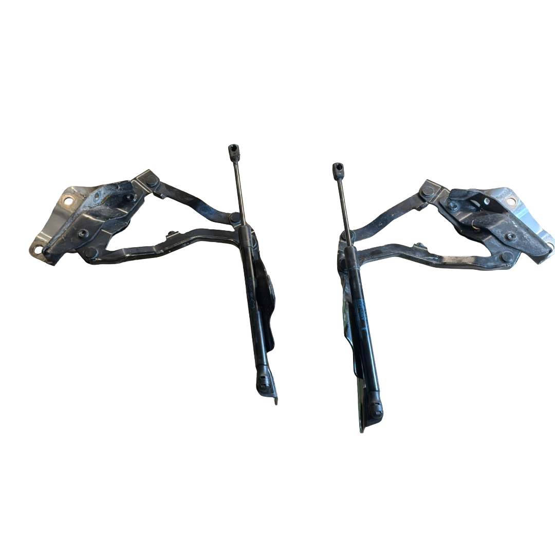 LAND ROVER DISCOVERY 5 PAIR OF BONNET HINGES COMPLETE WITH GAS STRUT