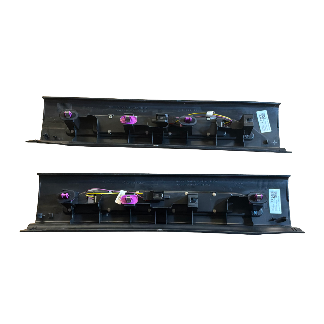 JAGUAR XF 2016> FRONT ILLUMINATED TREADPLATES (GX6M13201AB8PVJ)