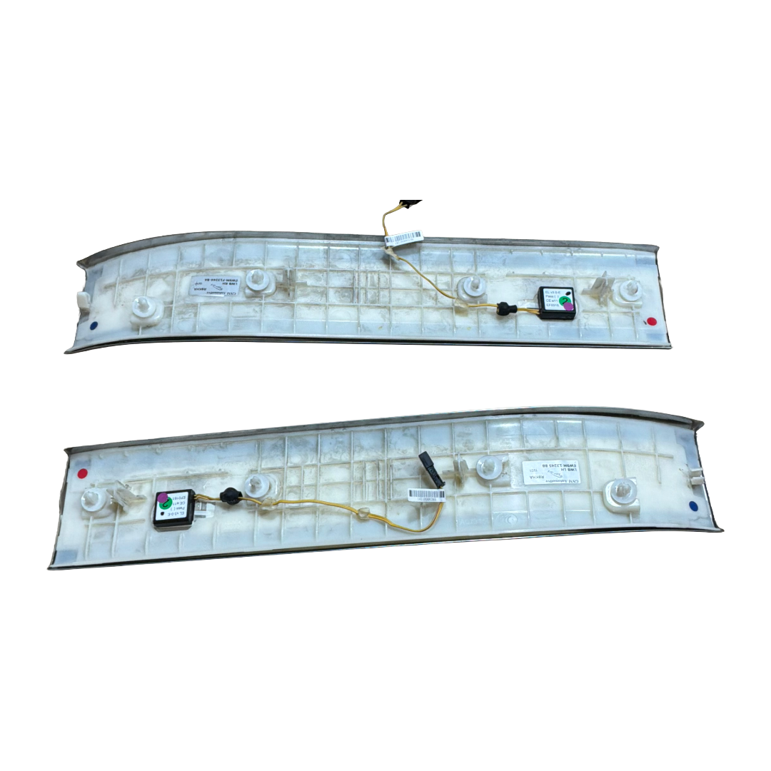 JAGUAR XJ (X351) LWB ILLUMINATED REAR TREAD PLATES GENUINE OEM