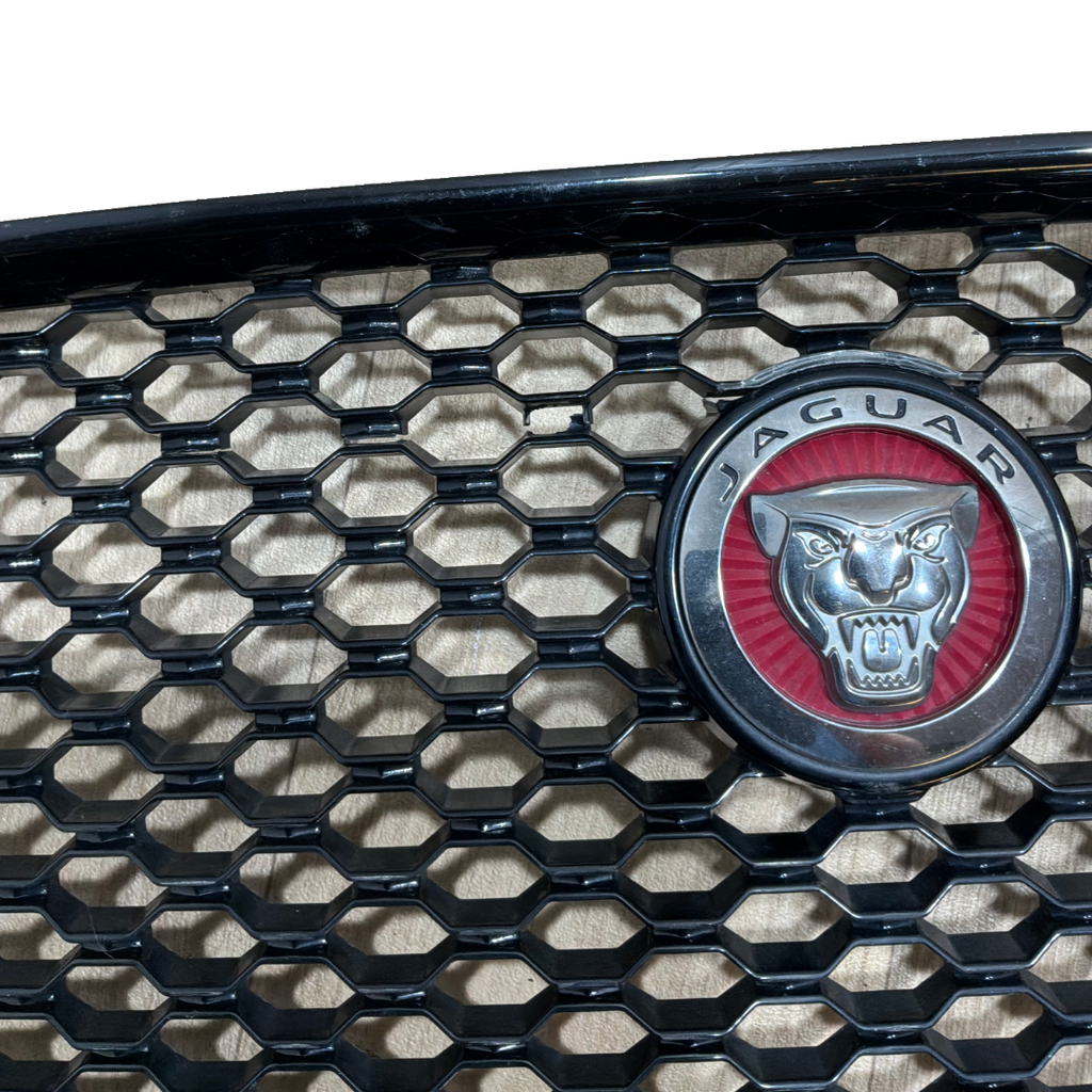 JAGUAR XF (X260) GLOSS BLACK RADIATOR GRILLE (GX6M018K28C)