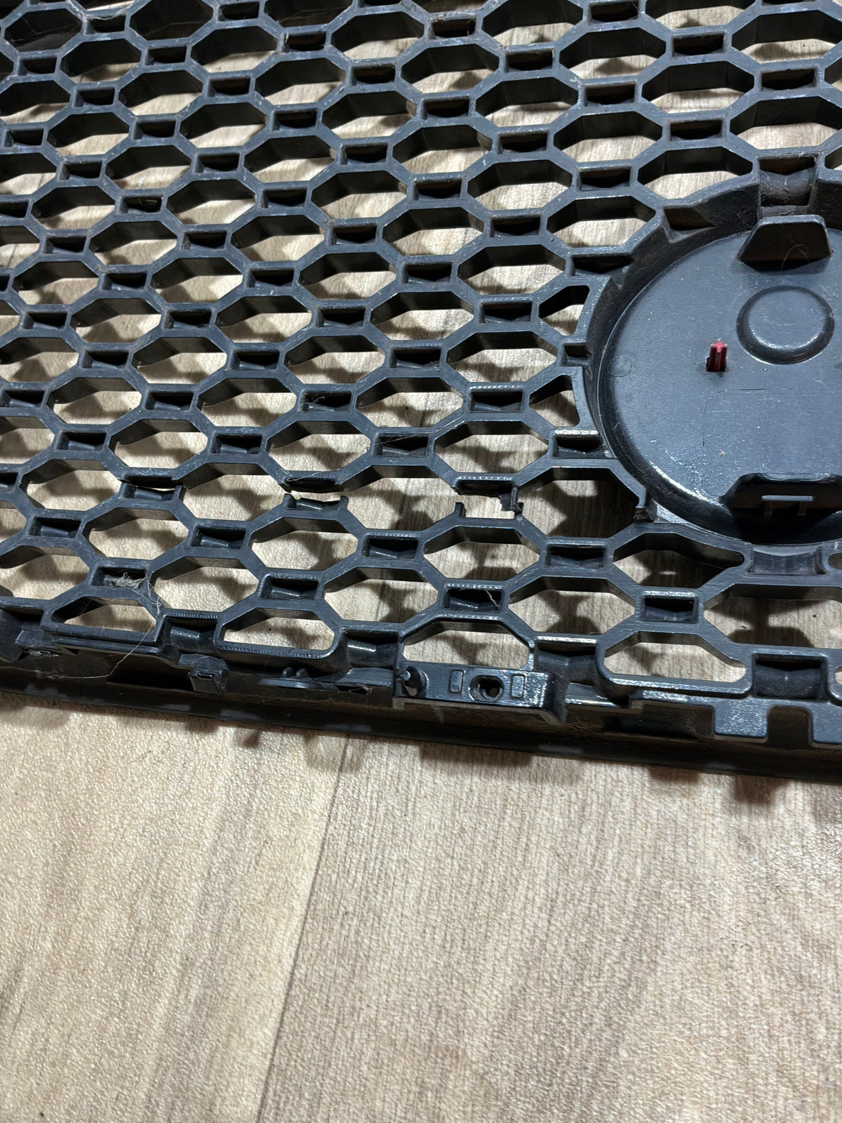 JAGUAR XF (X260) GLOSS BLACK RADIATOR GRILLE (GX6M018K28C)