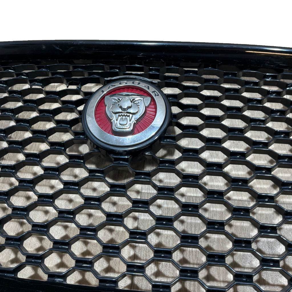 JAGUAR XF (X260) GLOSS BLACK RADIATOR GRILLE (GX6M018K28C)
