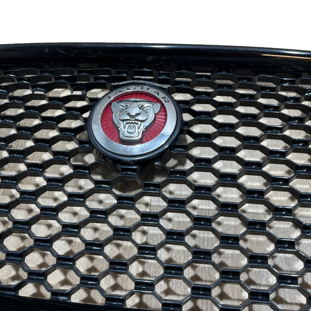 JAGUAR XF (X260) GLOSS BLACK RADIATOR GRILLE (GX6M018K28C)