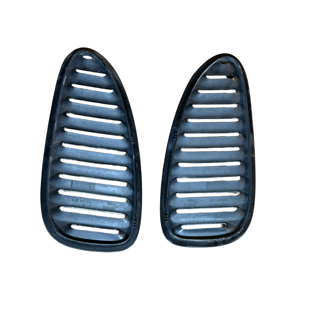 JAGUAR XKR (X100) 4.0 / 4.2 SUPERCHARGED SET OF BONNET GRILLES (HJB6370AAW / HJB6371AAW)