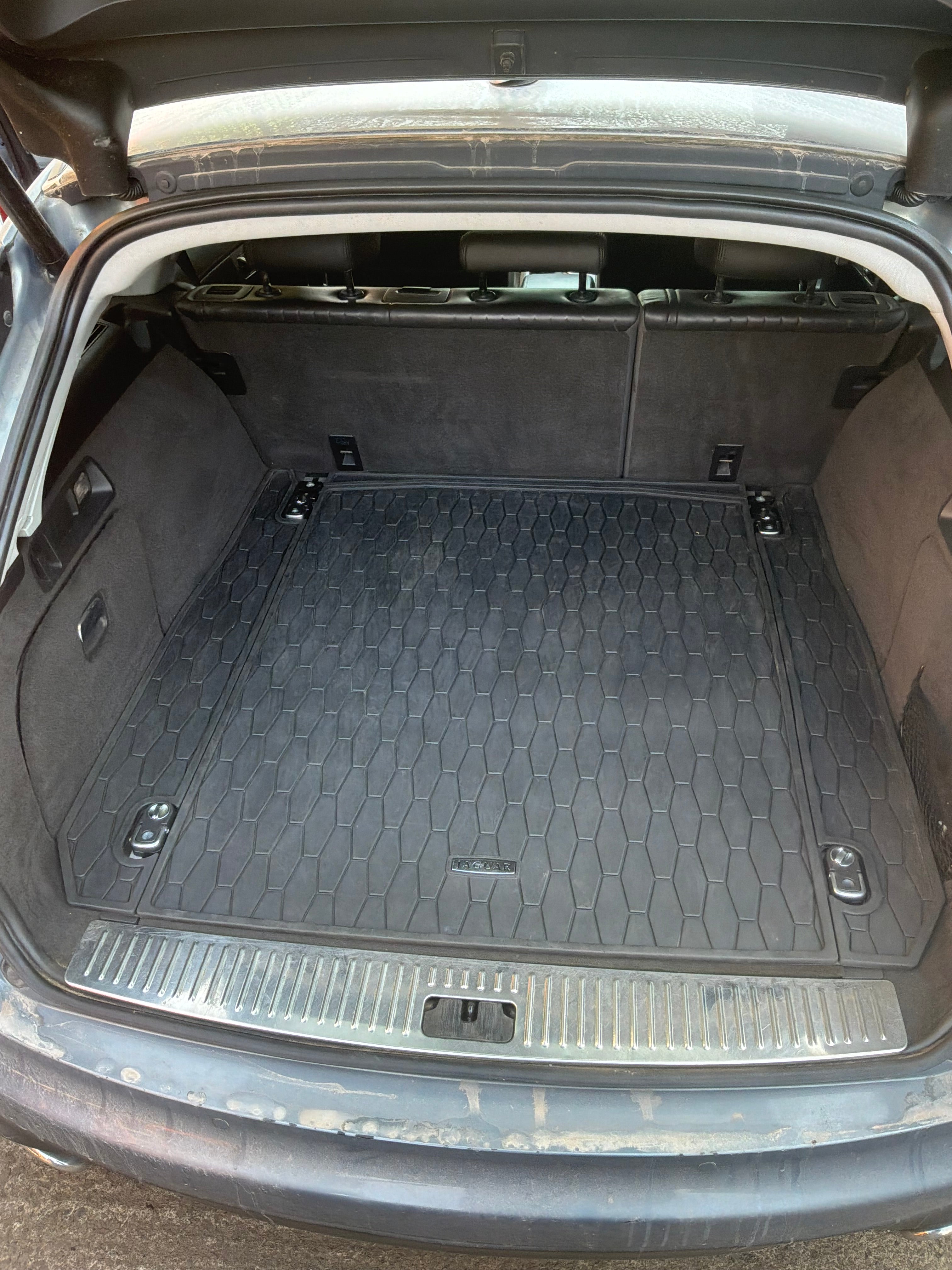 JAGUAR XF (X250) SPORTBRAKE RUBBER BOOT MAT (DX2M454A14AA)