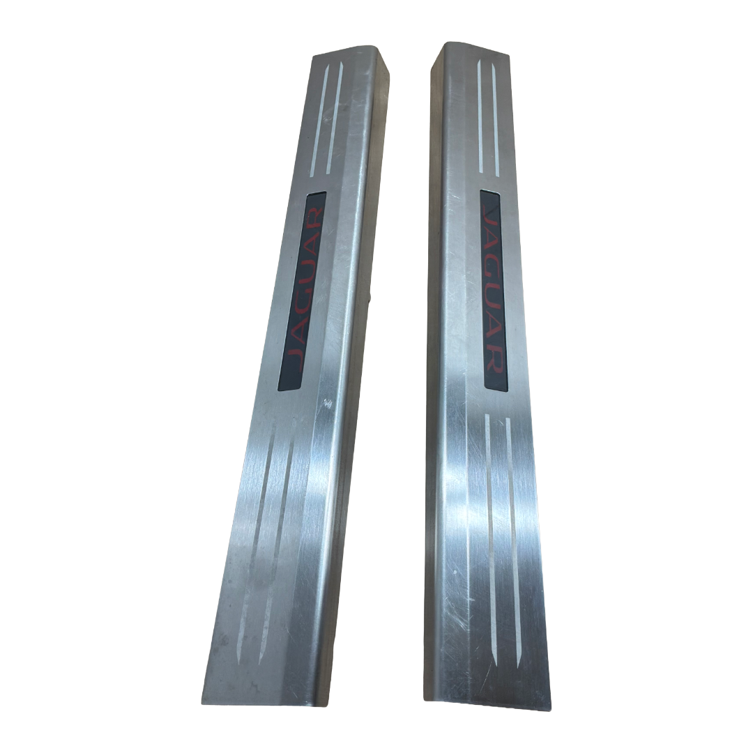 JAGUAR F-PACE X152 LIMITED EDITION ILLUMINTED TREAD PLATES (RED)
