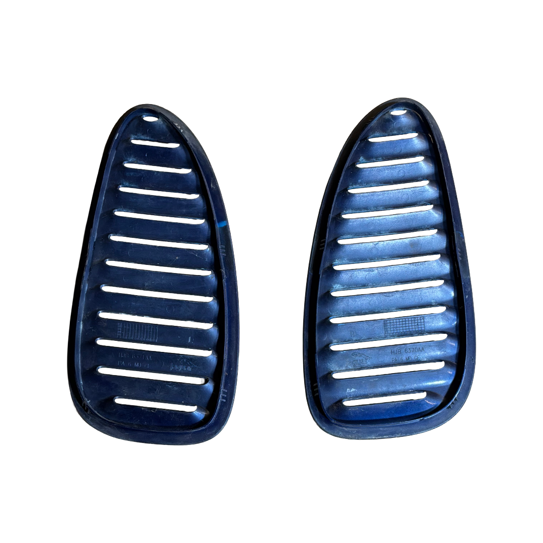 JAGUAR XKR (X100) 4.0 / 4.2 SUPERCHARGED SET OF BONNET GRILLES (HJB6370AAW / HJB6371AAW)