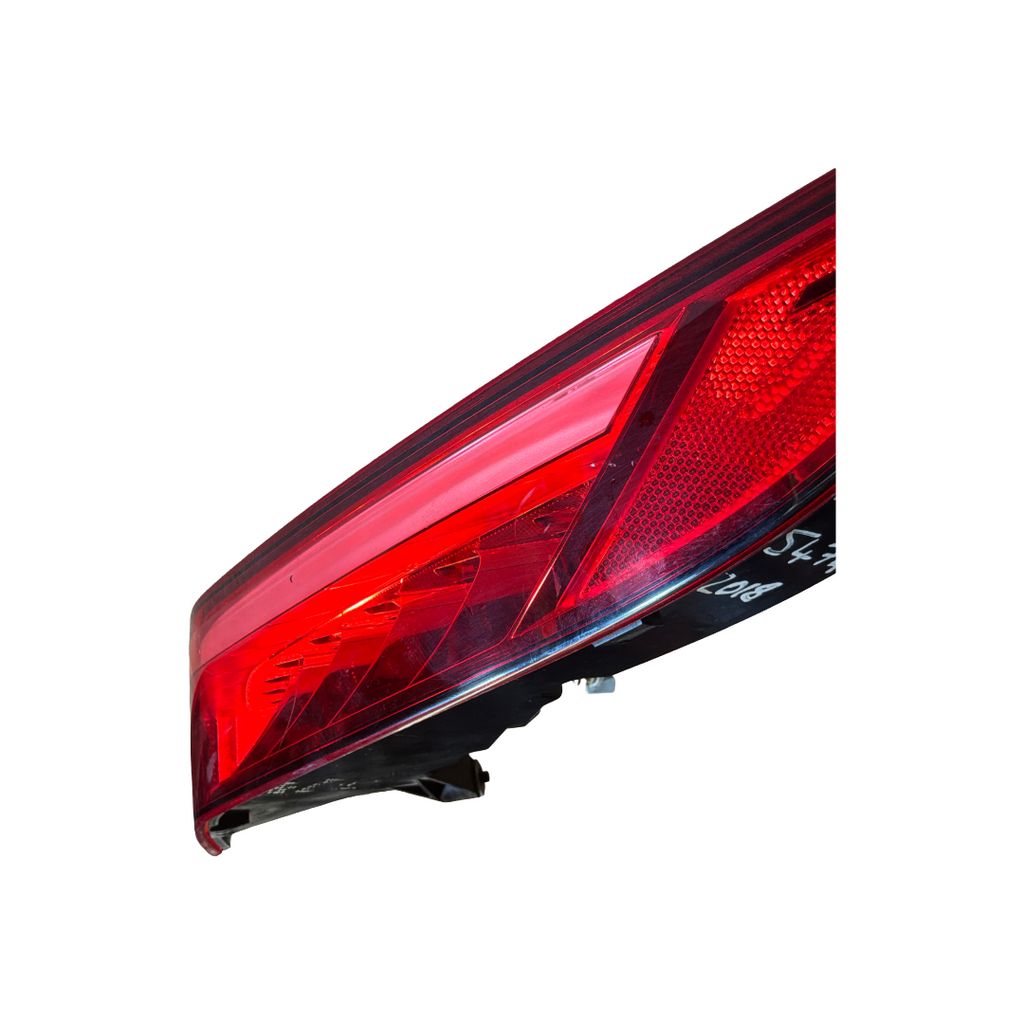 JAGUAR F-PACE X761 N/S/R OUTER TAIL LIGHT 2019 (HK8313405AF)