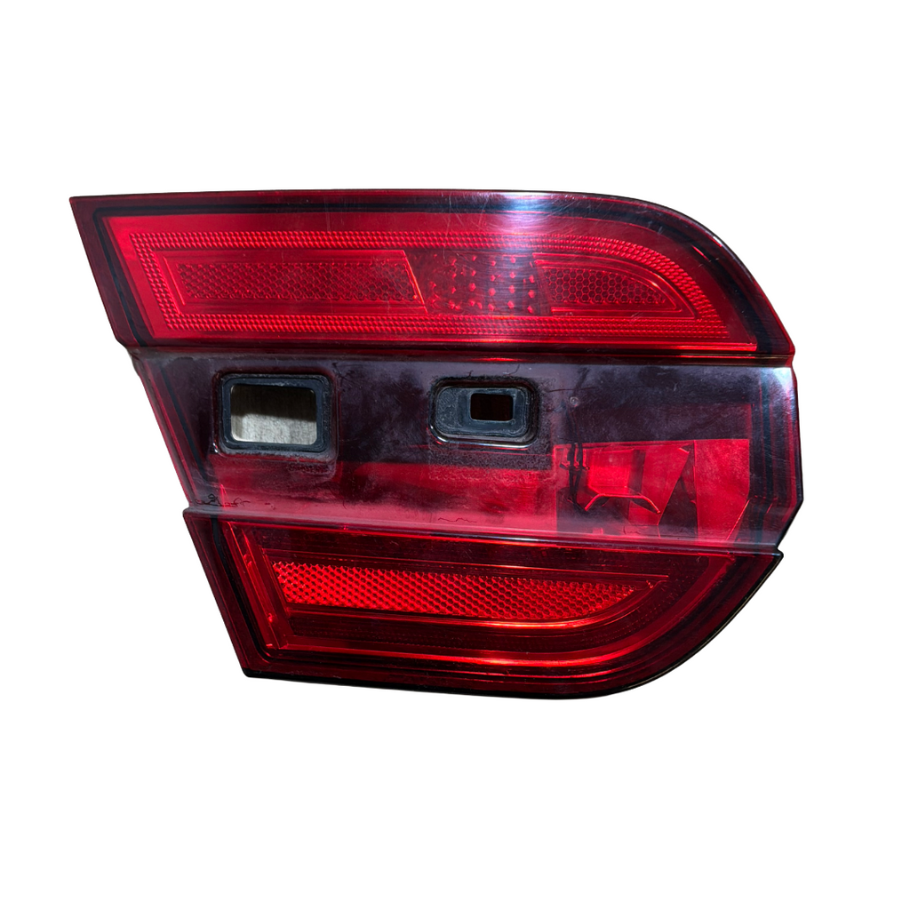 JAGUAR XF FACELIFT SALOON N/S/R INNER LAMP (CX2315K273AA)