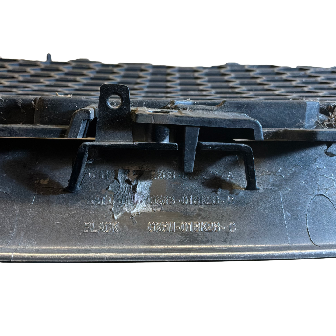 JAGUAR X260 GLOSS BLACK RADIATOR GRILLE DAMAGED (GX6M018K28C)