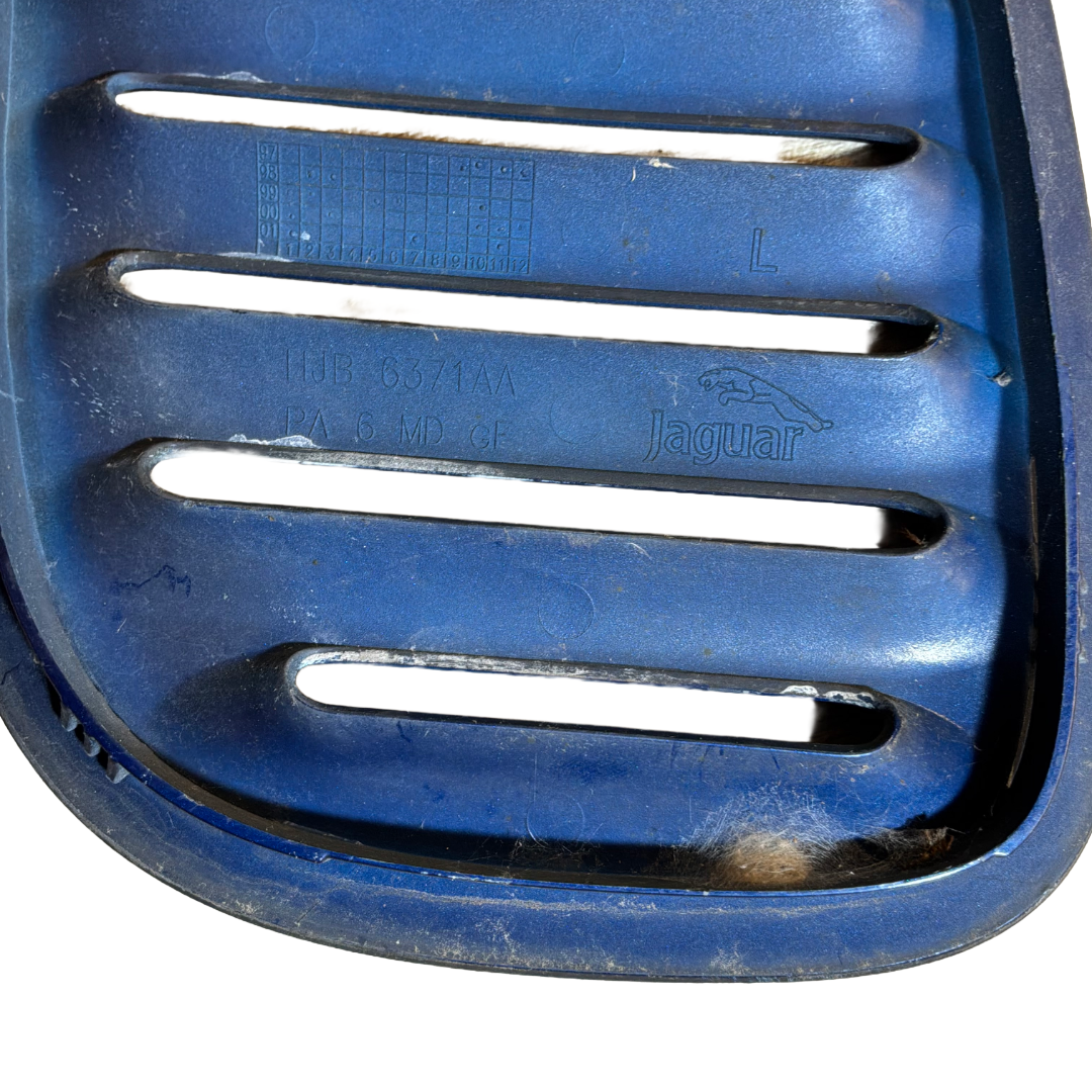 JAGUAR XKR (X100) 4.0 / 4.2 SUPERCHARGED LH BONNET GRILLES (HJB6371AAW)