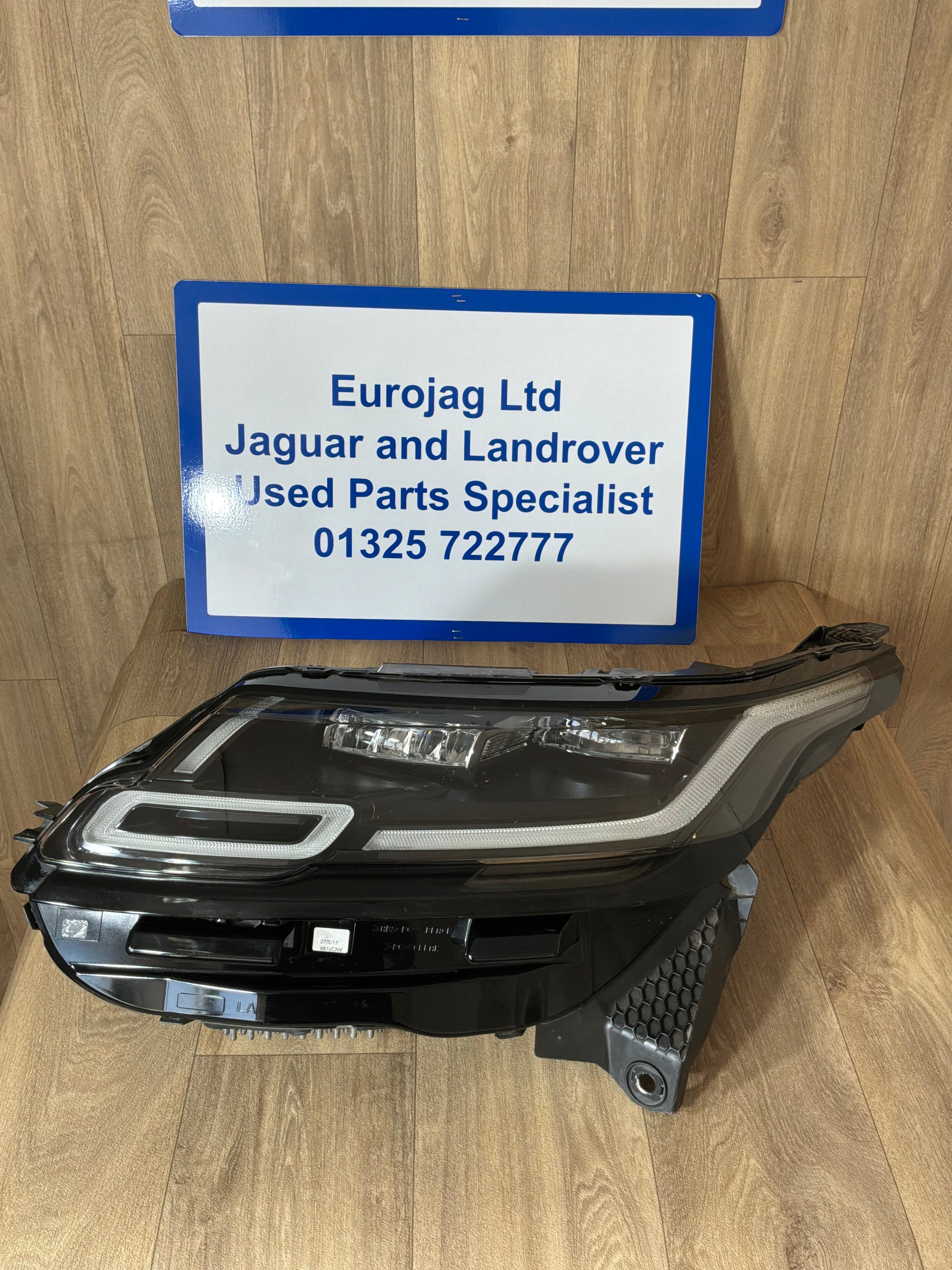 RANGE ROVER VELAR N/S/F LED COMBINATION LAMP (J8A213W030DE)