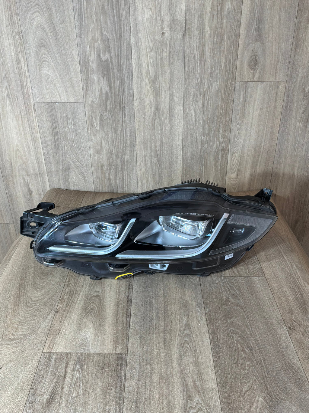 JAGUAR XJ 2015-2019 N/S/F ADAPTIVE LED HEADLAMP ASSY (FW9313W030CD)