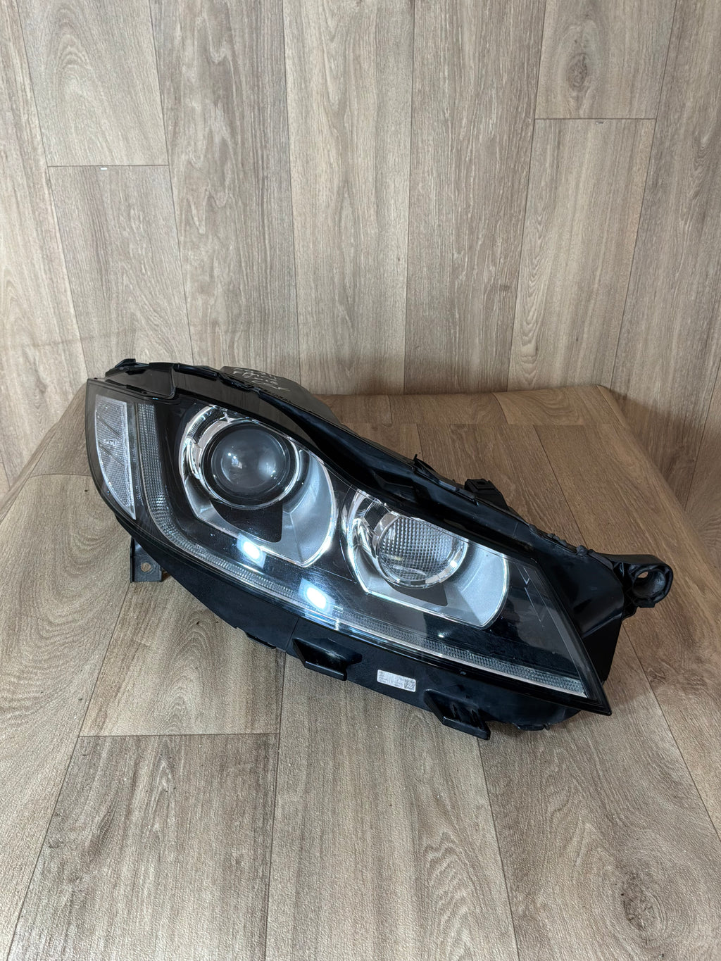 JAGUAR XF/F-PACE 2016> BI-XENON O/S/F HEADLAMP ASSY