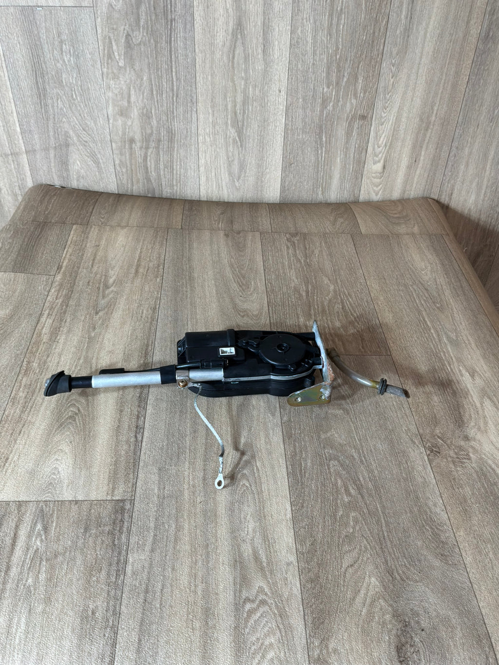 JAGUAR XK8 ALL MODELS POWER RADIO ANTENNA UNIT