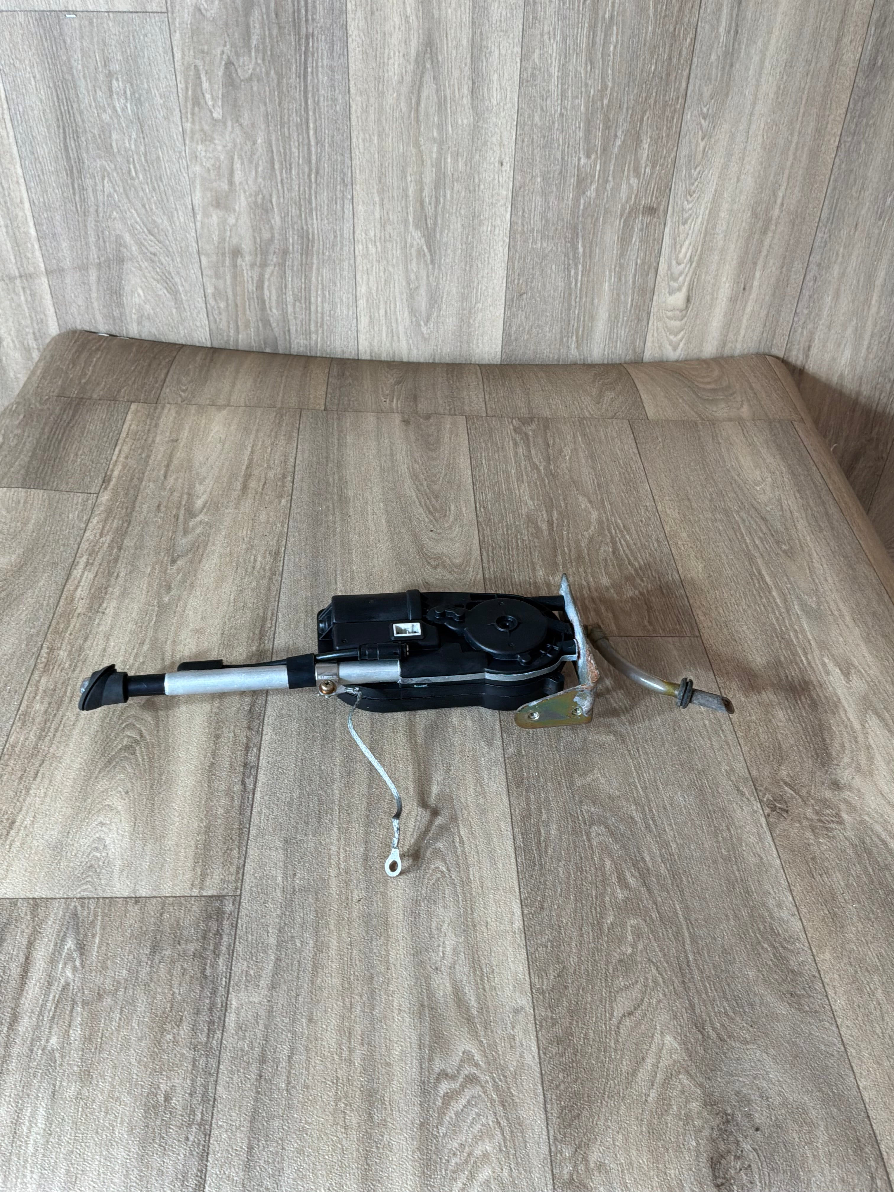 JAGUAR XK8 ALL MODELS POWER RADIO ANTENNA UNIT