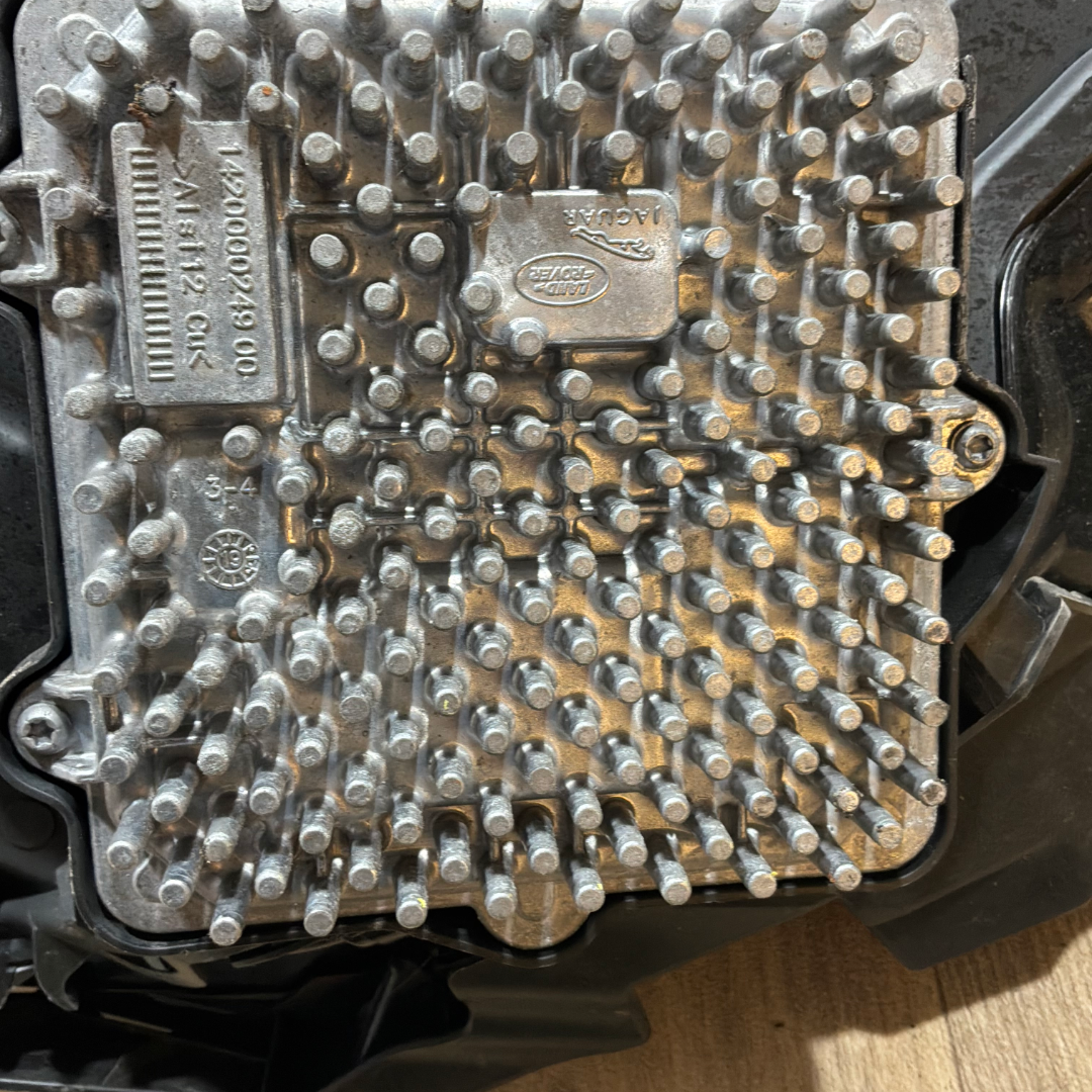 RANGE ROVER EVOQUE L551 N/S/F LED HEADLAMP (K8D213W030AF)